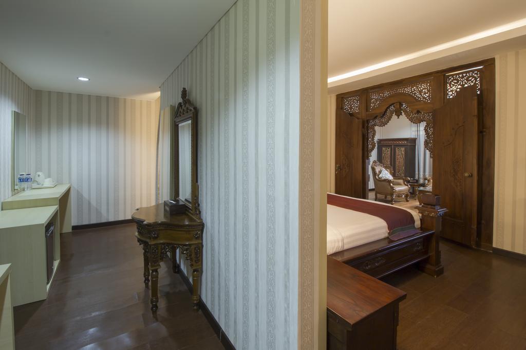 Grand Puri Saron Yogyakarta Hotel Eksteriør billede