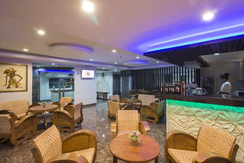 Grand Puri Saron Yogyakarta Hotel Eksteriør billede
