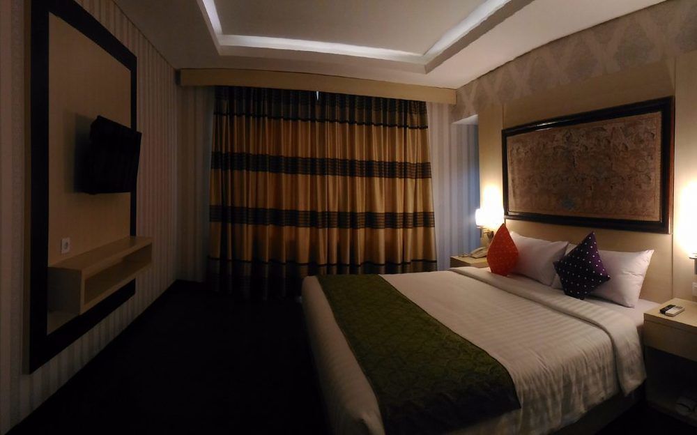 Grand Puri Saron Yogyakarta Hotel Eksteriør billede